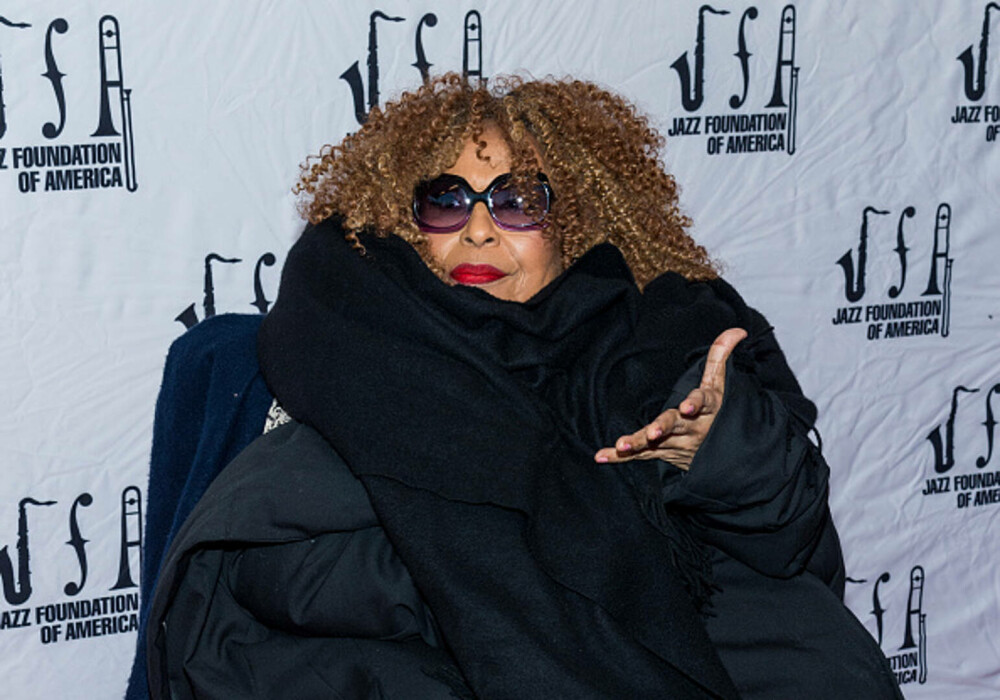 Cântăreaţa Roberta Flack a murit. Artista R&B celebră pentru hitul „Killing me softly with his song” avea 88 de ani - Imaginea 23