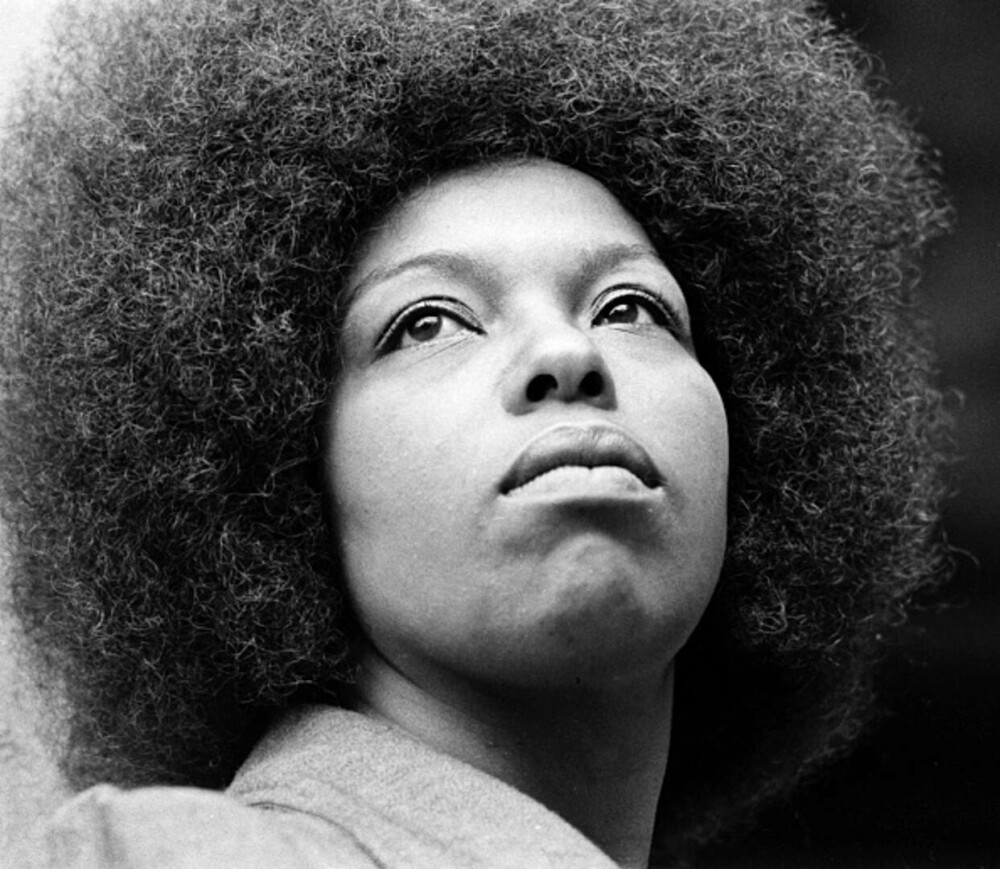 Cântăreaţa Roberta Flack a murit. Artista R&B celebră pentru hitul „Killing me softly with his song” avea 88 de ani - Imaginea 26