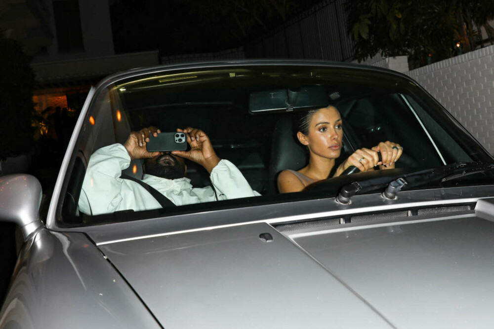 Kanye West își promovează filmul cu o imagine nud a Biancăi Censori. „Atât de mândru” | GALERIE FOTO - Imaginea 21