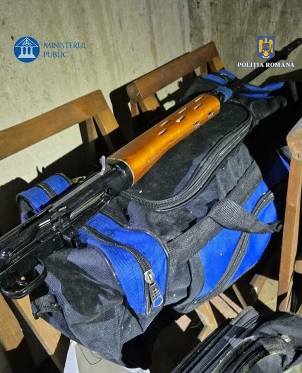Mitraliere, aruncătoare de grenade și 3 mil. €, găsite la apropiații lui Călin Georgescu. Armele, pregătite pentru luptători - Imaginea 1