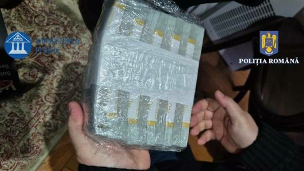 Mitraliere, aruncătoare de grenade și 3 mil. €, găsite la apropiații lui Călin Georgescu. Armele, pregătite pentru luptători - Imaginea 3