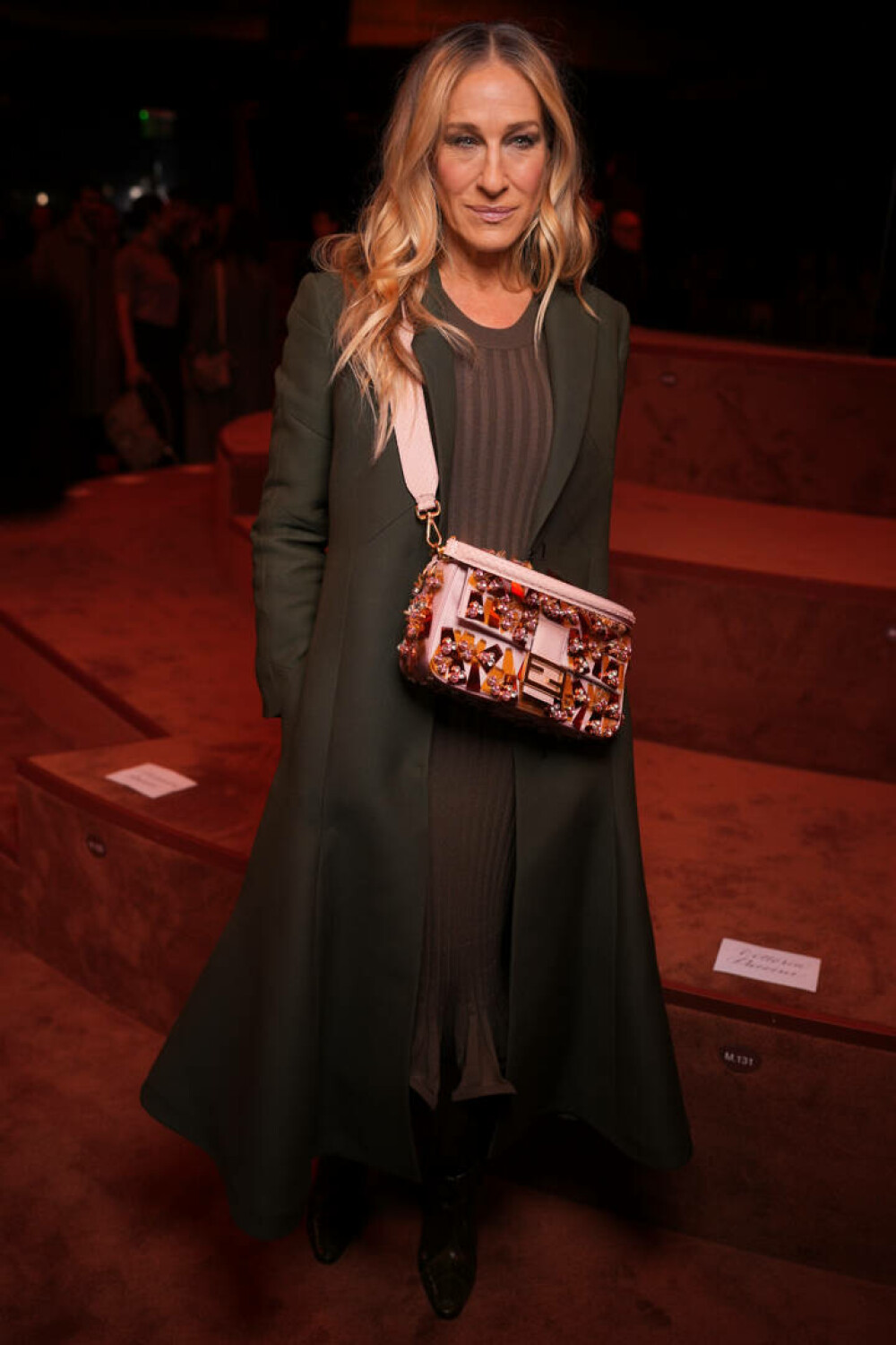 Sarah Jessica Parker, apariție elegantă la Milano Fashion Week cu o geantă purtată de personajul său din „Sex and the City” - Imaginea 6