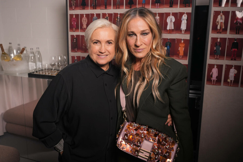 Sarah Jessica Parker, apariție elegantă la Milano Fashion Week cu o geantă purtată de personajul său din „Sex and the City” - Imaginea 8