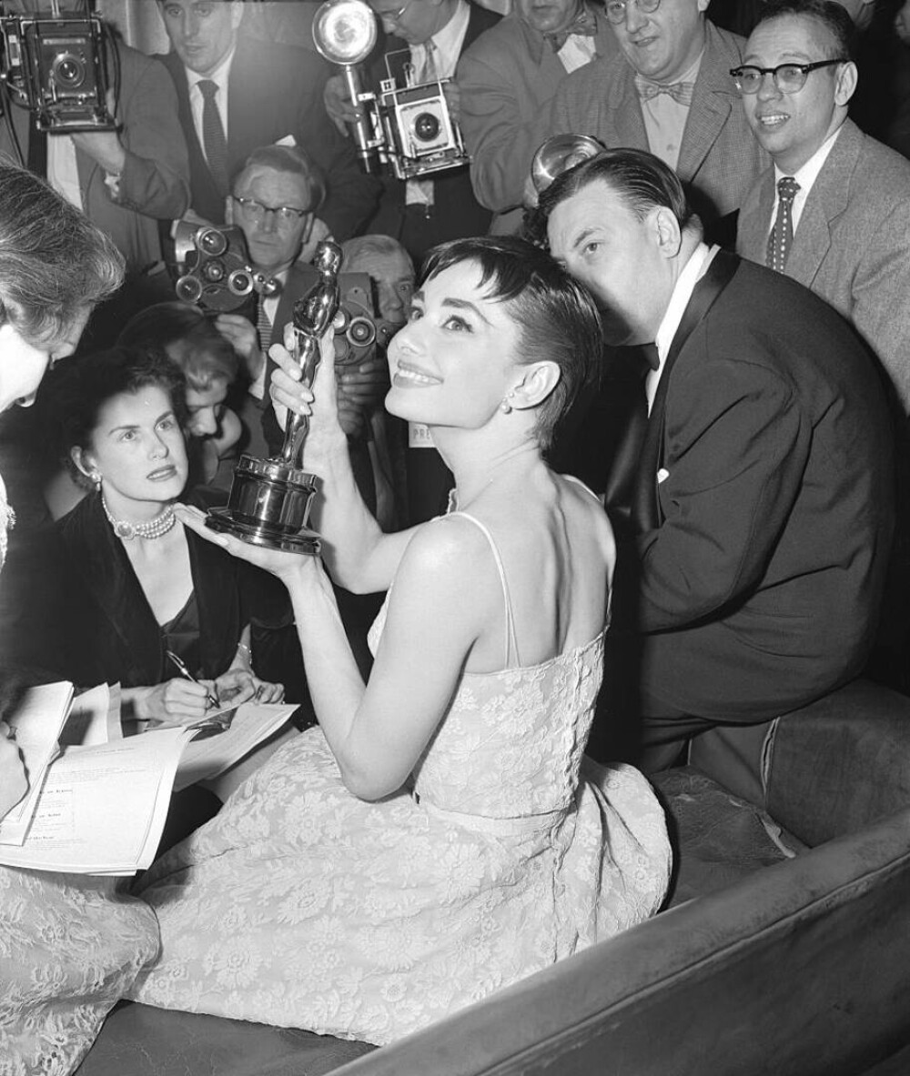 Ținute memorabile la Premiile Oscar - eleganță, stil și momente de neuitat din istoria Premiilor Academiei | FOTO - Imaginea 4
