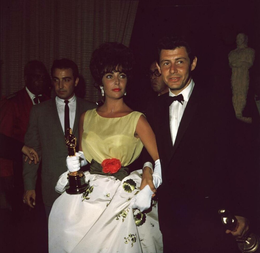 Ținute memorabile la Premiile Oscar - eleganță, stil și momente de neuitat din istoria Premiilor Academiei | FOTO - Imaginea 8