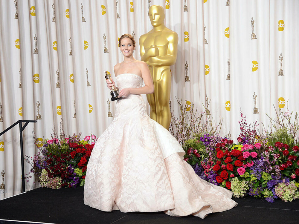Ținute memorabile la Premiile Oscar - eleganță, stil și momente de neuitat din istoria Premiilor Academiei | FOTO - Imaginea 52