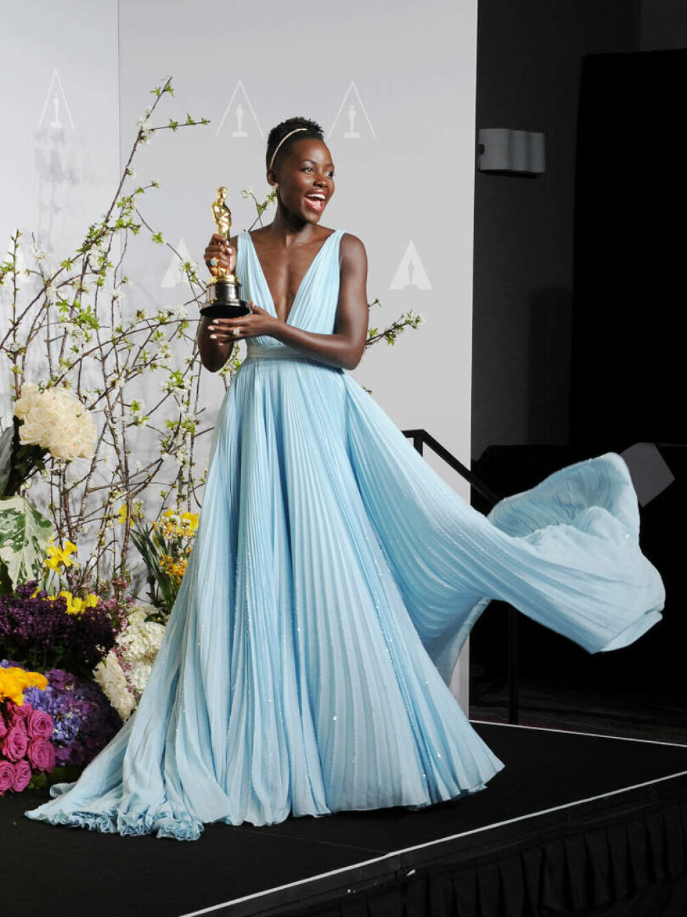 Ținute memorabile la Premiile Oscar - eleganță, stil și momente de neuitat din istoria Premiilor Academiei | FOTO - Imaginea 54