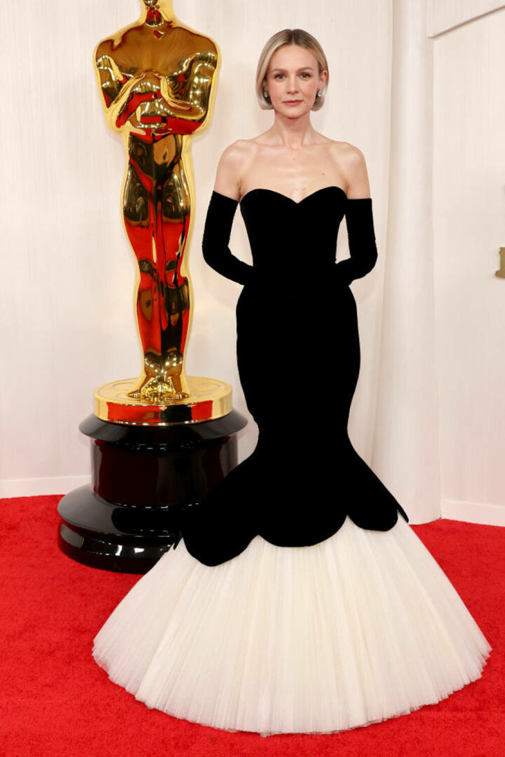 Ținute memorabile la Premiile Oscar - eleganță, stil și momente de neuitat din istoria Premiilor Academiei | FOTO - Imaginea 68