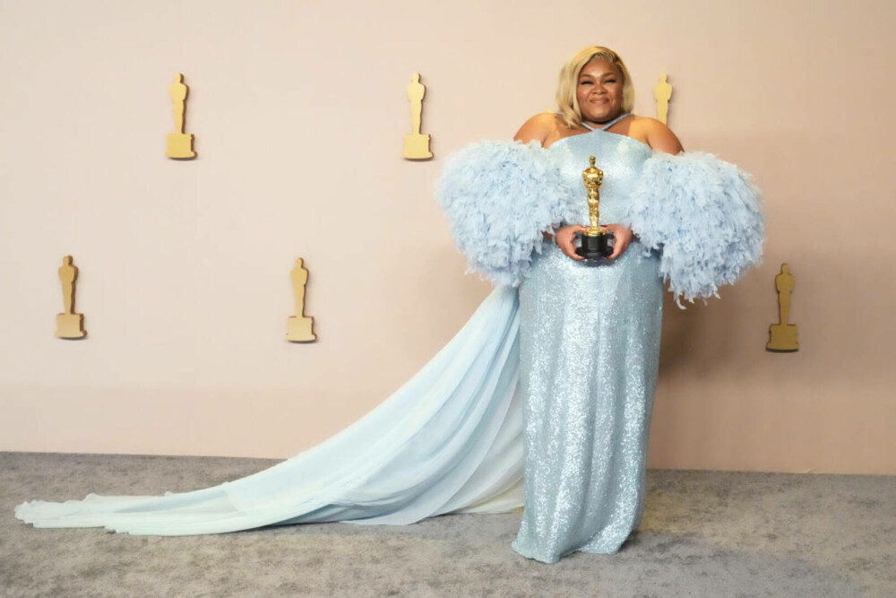 Ținute memorabile la Premiile Oscar - eleganță, stil și momente de neuitat din istoria Premiilor Academiei | FOTO - Imaginea 71