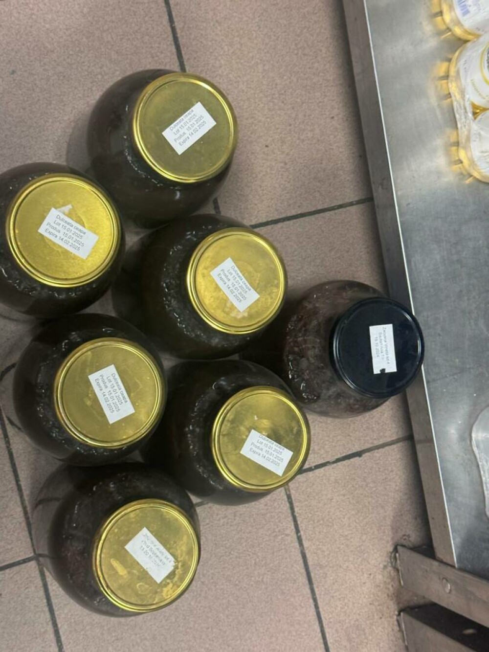 Berăria H din București a fost închisă temporar după ce ANPC a descoperit un val de nereguli. FOTO - Imaginea 3