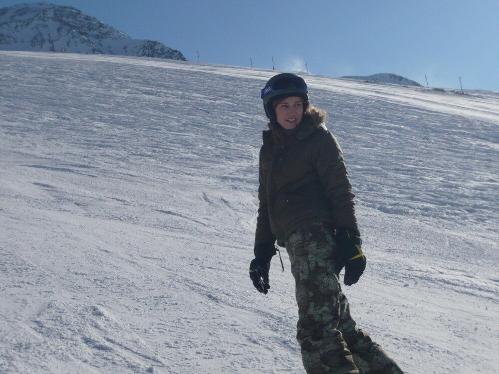 Dana Rogoz, Alina Grigore si Bogdan Albulescu, in vacanta la Chamonix - Imaginea 2