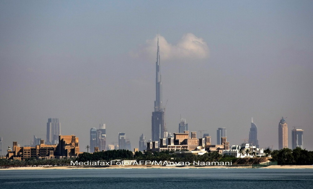 Din culisele Burj Dubai: lux construit de muncitori platiti cu 4 dolari/zi - Imaginea 4