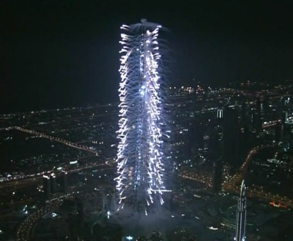 Cea mai inalta cladire din lume, inaugurata in Dubai! Imagini spectaculoase - Imaginea 2