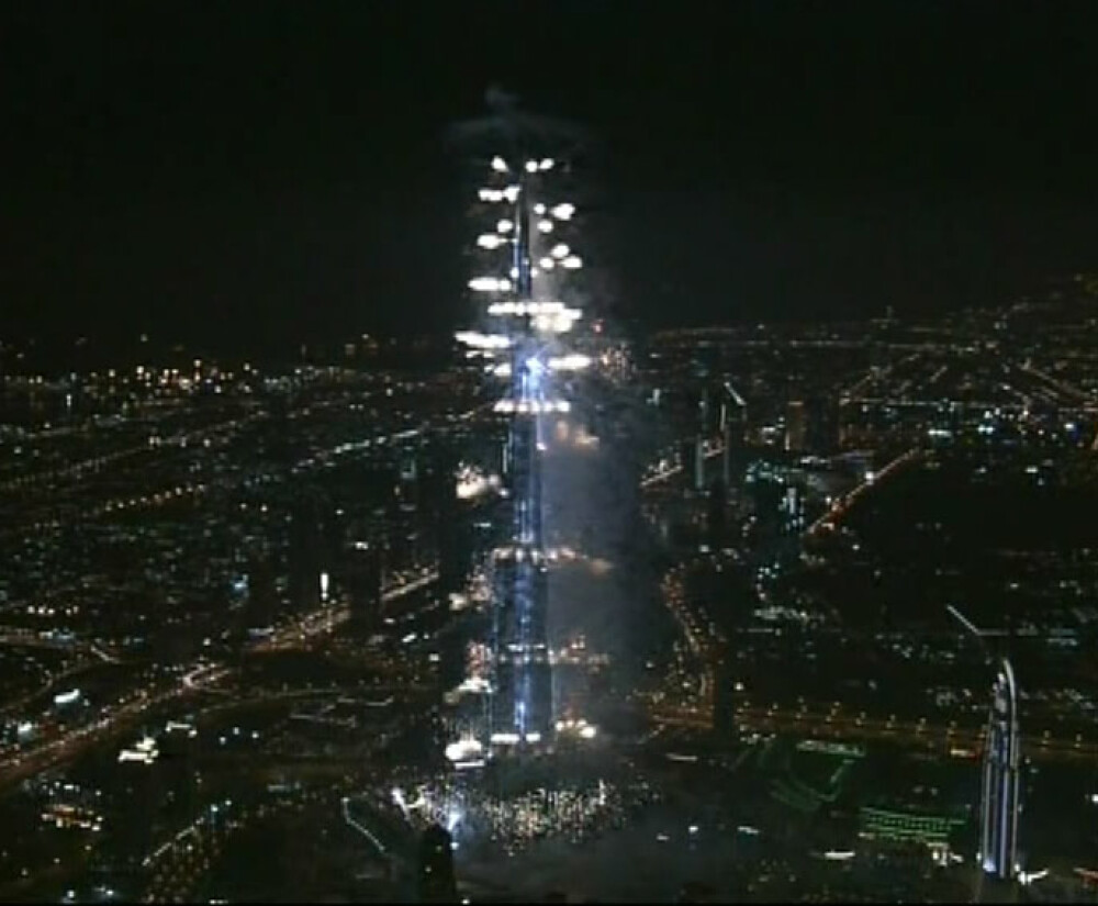 Cea mai inalta cladire din lume, inaugurata in Dubai! Imagini spectaculoase - Imaginea 5