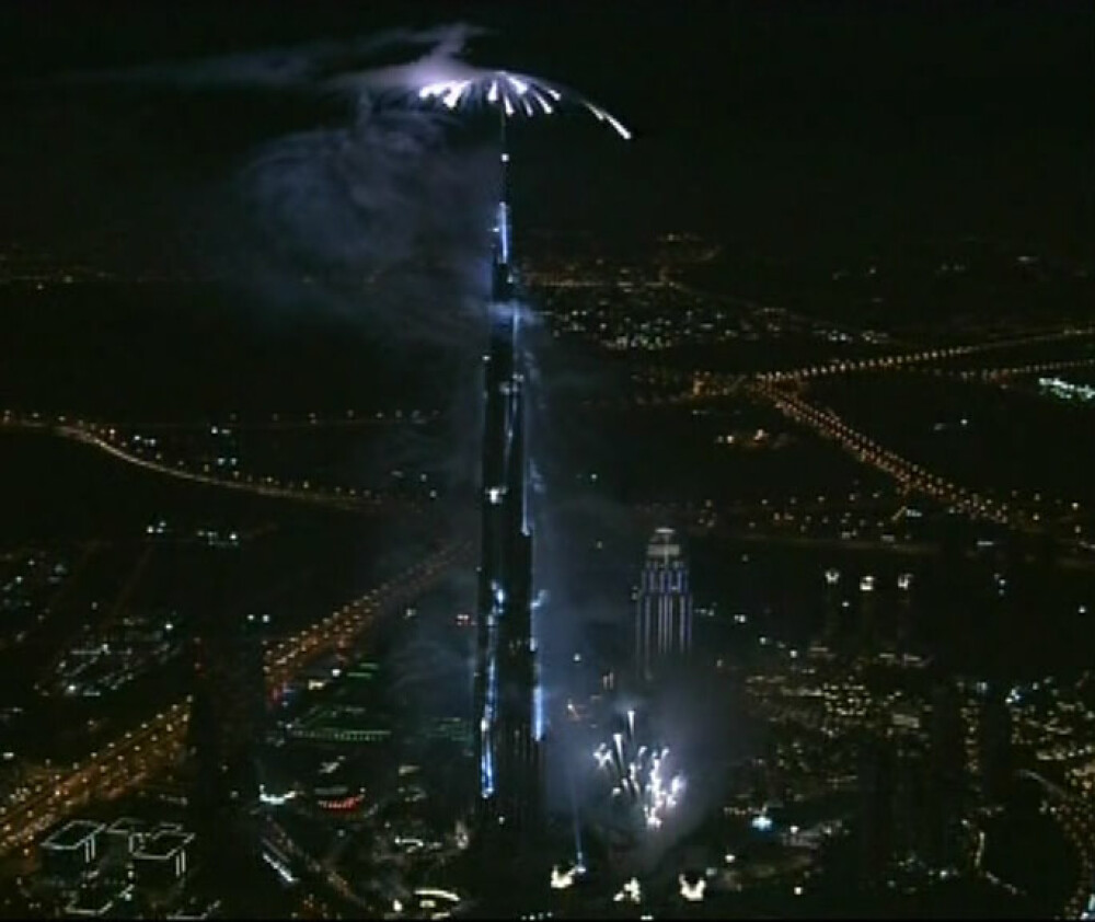 Cea mai inalta cladire din lume, inaugurata in Dubai! Imagini spectaculoase - Imaginea 6