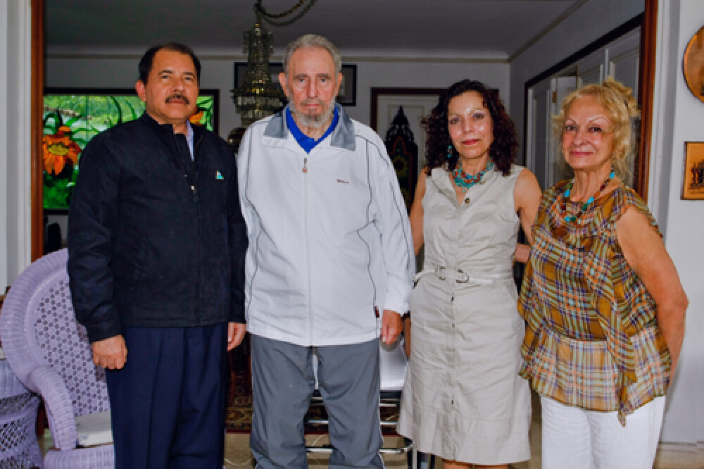 Fidel Castro, in poze alaturi de femeia cu care are cinci copii - Imaginea 1