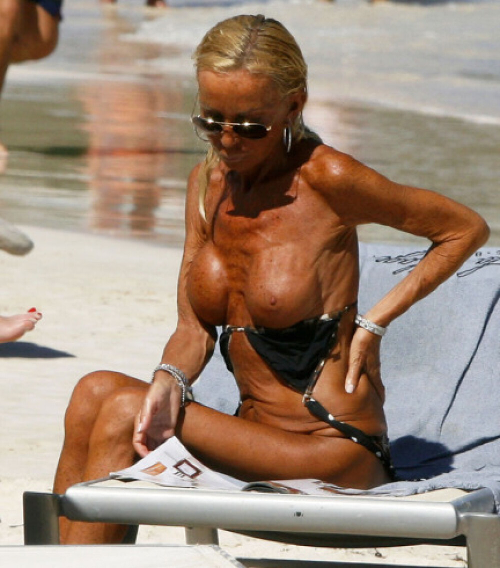 HORROR! Donatella Versace, topless! - Imaginea 1