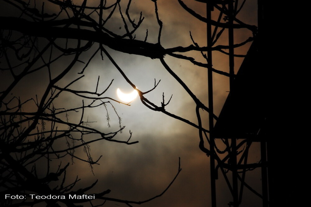 Prima eclipsa partiala de soare din 2011 a durat trei ore. VIDEO si FOTO! - Imaginea 17