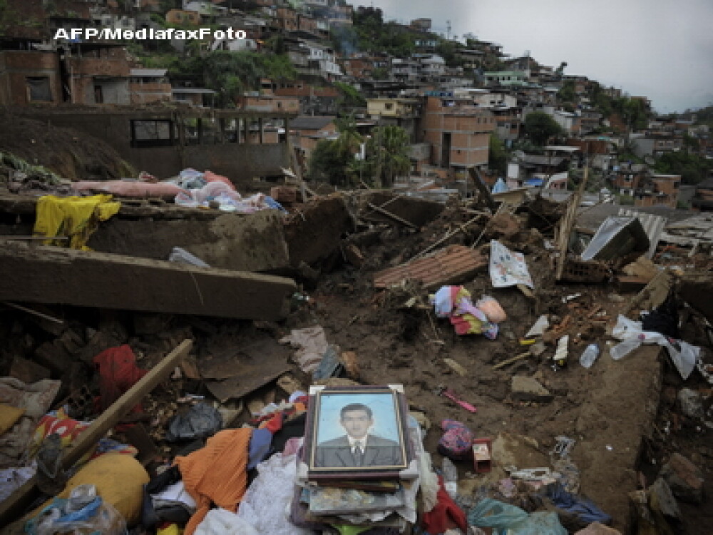 Catastrofa din Brazilia: cadavrele neidentificate, ingropate fara cruce - Imaginea 3