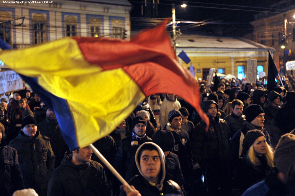 A patra zi de proteste in Romania. Aproximativ 10.000 de oameni au iesit in strada. GALERIE FOTO - Imaginea 7