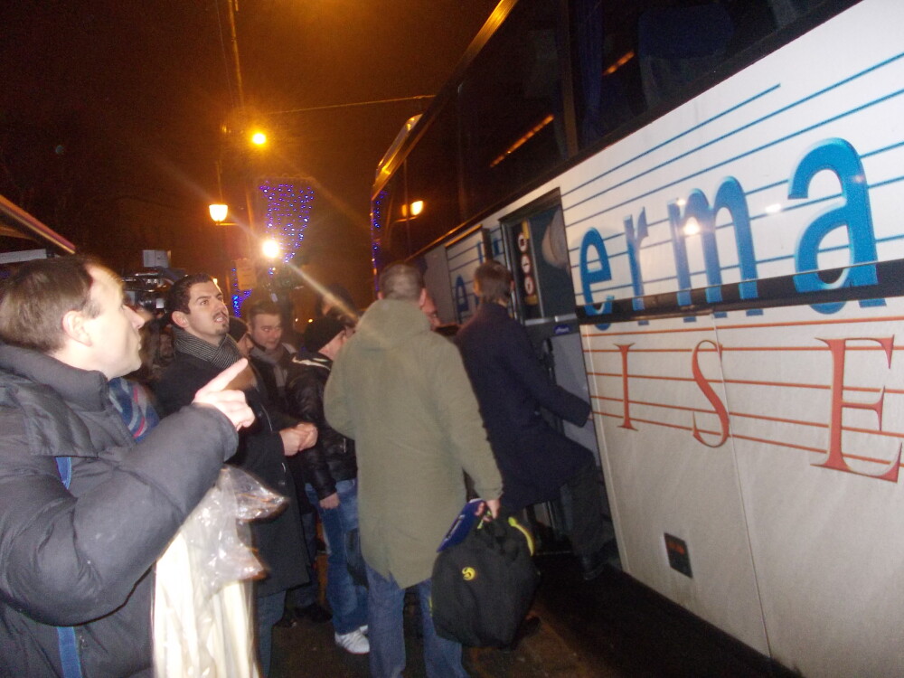 Peste 150 de membri PNL si PC din Timisoara au plecat azi-noapte spre protestele din Bucuresti - Imaginea 3