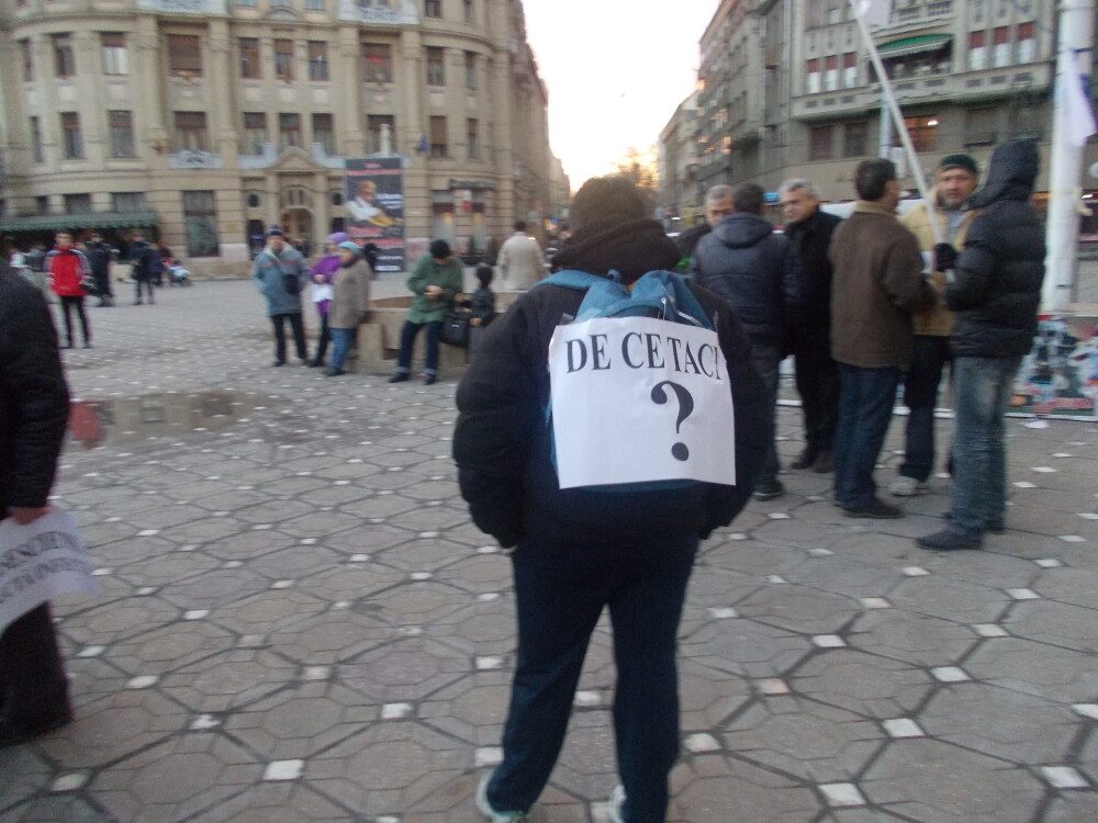 A noua zi de proteste la Timisoara. Zeci de nemultumiti au scandat in Piata Operei - Imaginea 2
