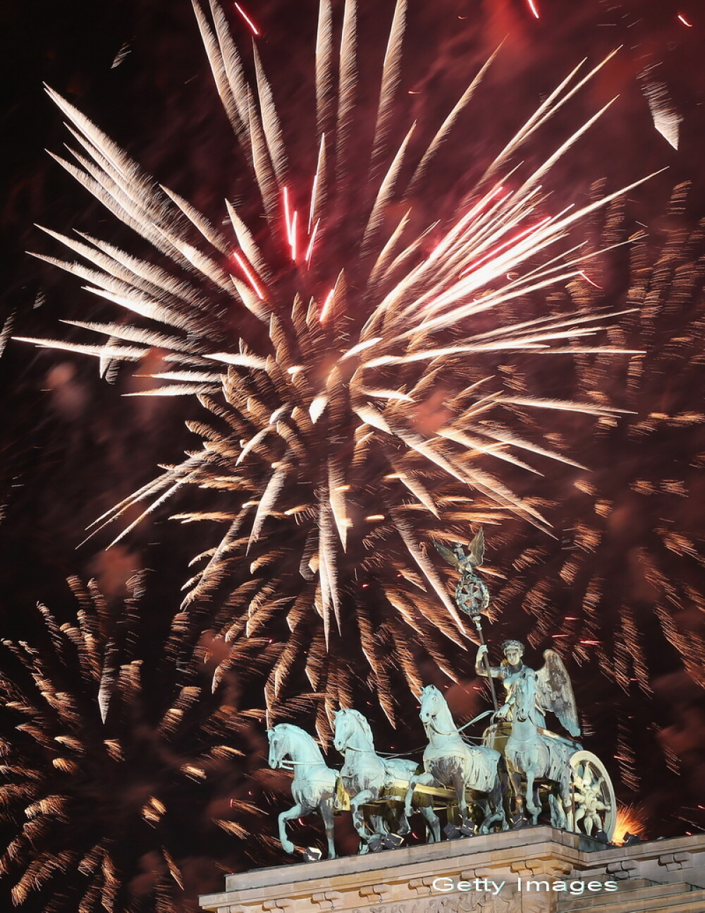 Revelion 2013. Cum au aratat petrecerile si artificiile de Anul Nou in marile orase ale lumii - Imaginea 14