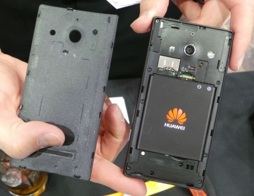 Huawei Ascend W1, primul smartphone chinezesc cu Windows Phone 8 - Imaginea 1