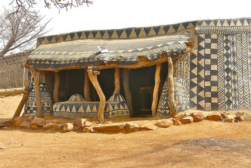 Galerie FOTO. Frumusetea unica a unui sat sarac, uitat de lume in savana africana - Imaginea 2
