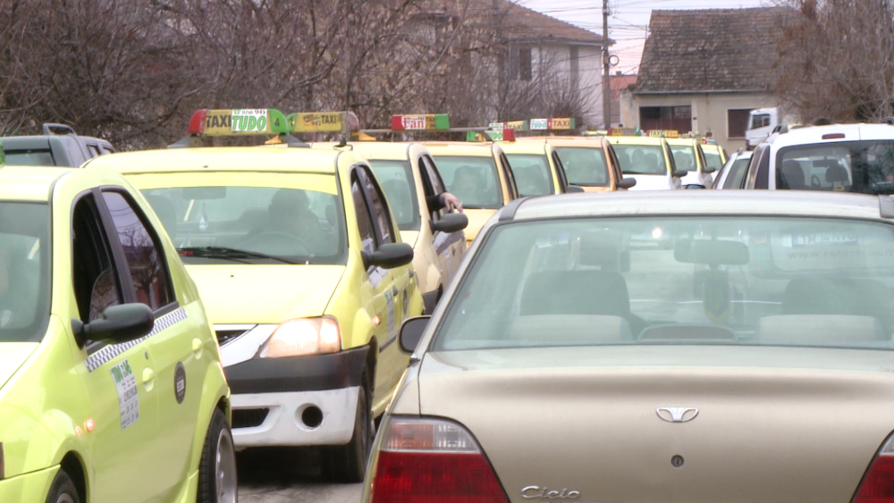 Taximetristul din Timisoara ucis cu mai multe lovituri de cutit a fost condus astazi pe ultimul drum - Imaginea 9