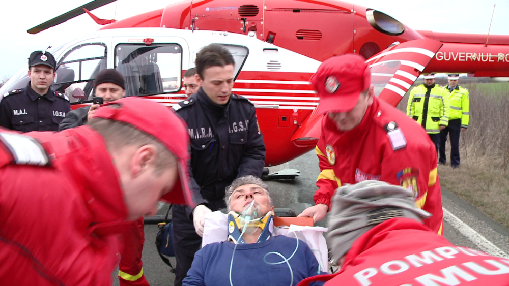 Accident cu cinci raniti in judetul Timis. O persoana a fost preluata de un elicopter SMURD - Imaginea 2