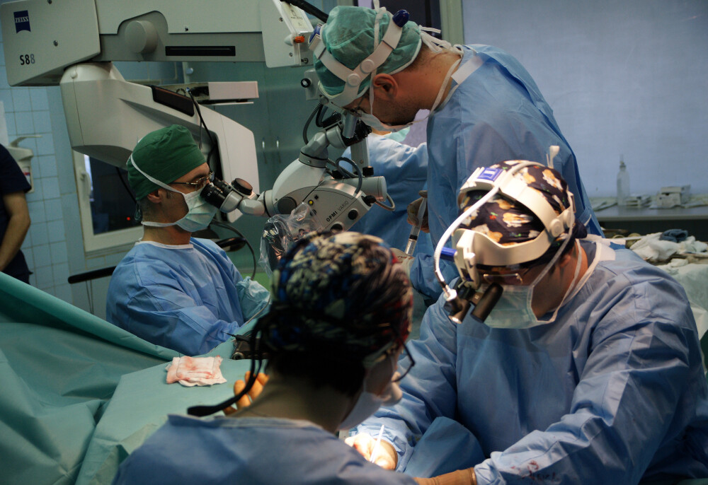 Antebratul unui pacient cu cancer osos, salvat de medicii Spitalului Judetean din Timisoara - Imaginea 2