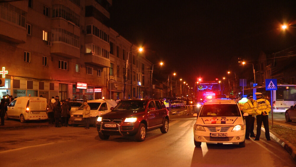 VIDEO! Un barbat a ajuns la spital, iar cinci persoane au fost evacuate in urma unei explozii, intr-un bloc din Timisoara - Imaginea 9
