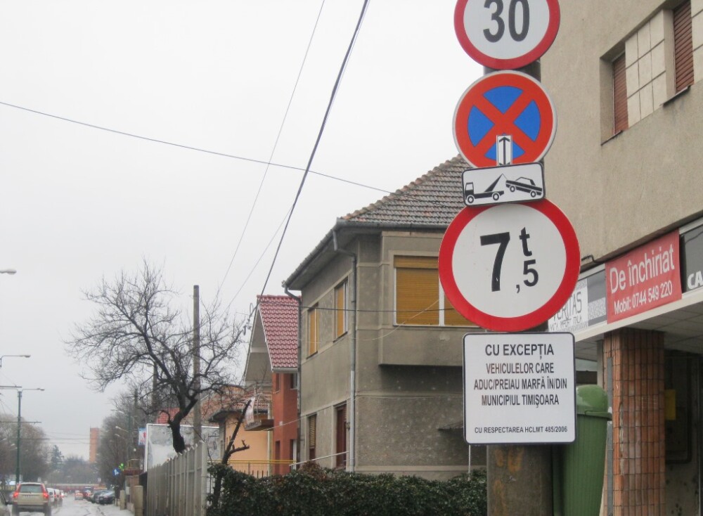 Patru soferi de TIR, amendati cu cate 2.500 de lei pentru ca au traversat Timisoara fara sa plateasca taxa de tranzit - Imaginea 1