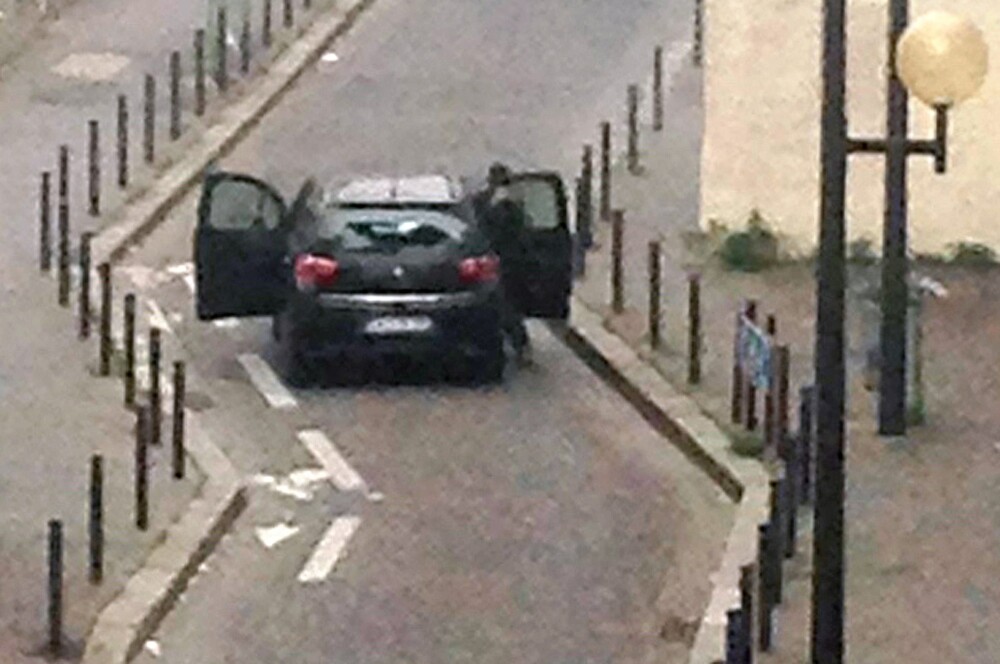 Presupusii teroristi, cautati de peste 30 de ore. S-au ascuns la nord de Paris, zona plasata sub nivel maxim de alerta - Imaginea 6