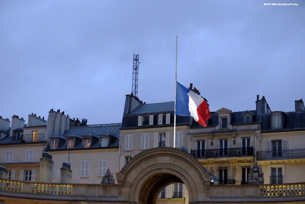 Presupusii teroristi, cautati de peste 30 de ore. S-au ascuns la nord de Paris, zona plasata sub nivel maxim de alerta - Imaginea 12