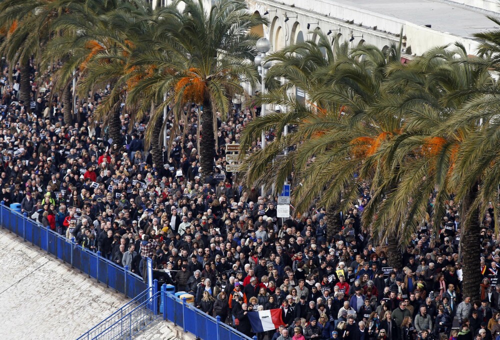 Imagini impresionante de la marsul tacerii. 700.000 de francezi au defilat sambata pe strazi in memoria celor 17 victime - Imaginea 5