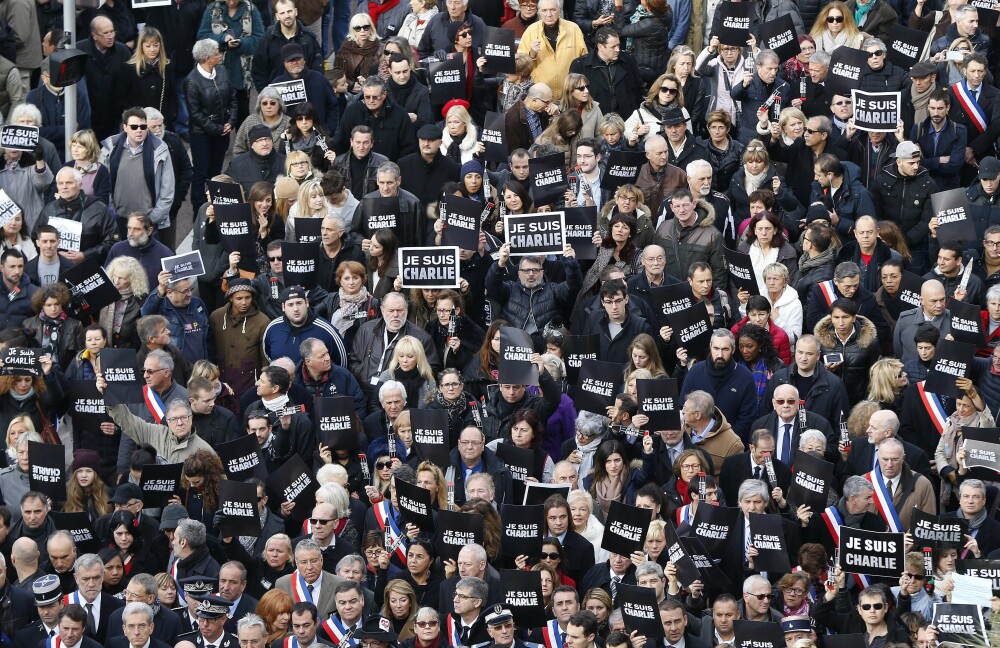 Imagini impresionante de la marsul tacerii. 700.000 de francezi au defilat sambata pe strazi in memoria celor 17 victime - Imaginea 6