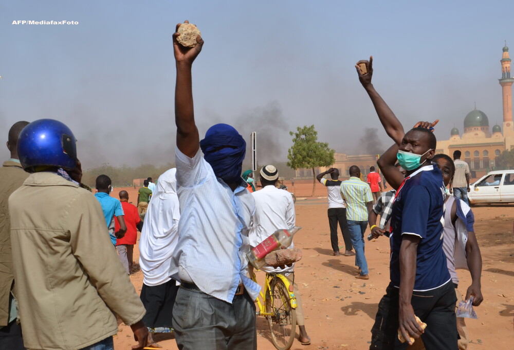 Manifestatii in Africa, Orientul Mijlociu si Rusia contra Charlie Hebdo. 7 biserici incendiate in Niger. 