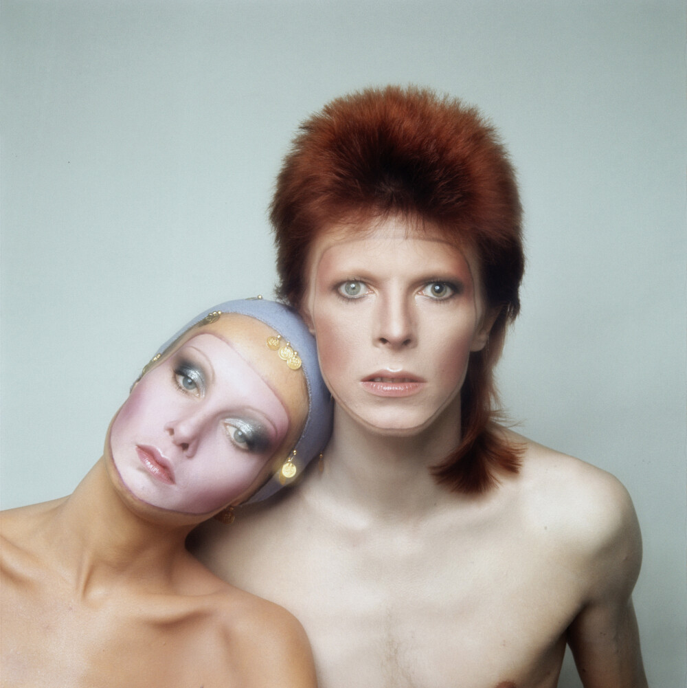 Multiplele fețe ale lui David Bowie, o legenda mereu in schimbare. Artistul si-a luat adio cu un mesaj de pe ultimul album - Imaginea 7