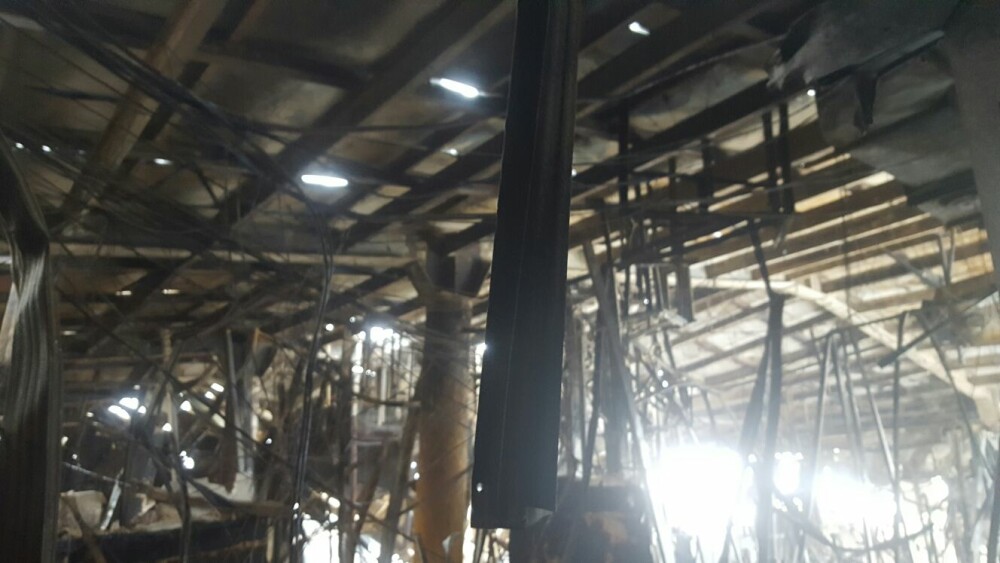 Noi imagini cu incendiul din Bamboo, filmate din interior. Joshua Castellano acuza ca cineva i-a dat foc la club - Imaginea 6
