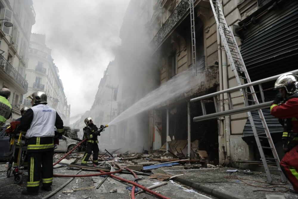 Explozie puternică într-o zonă turistică din Paris. Cel puțin 3 morți și zeci de răniți - Imaginea 2
