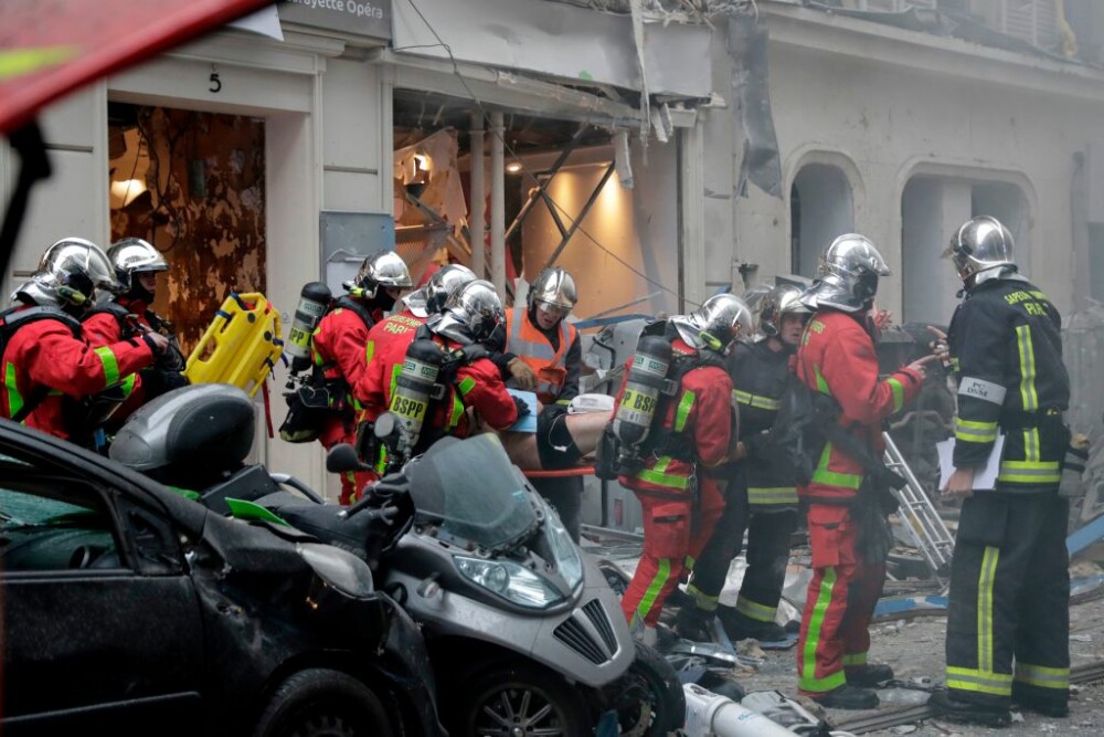 Explozie puternică într-o zonă turistică din Paris. Cel puțin 3 morți și zeci de răniți - Imaginea 8