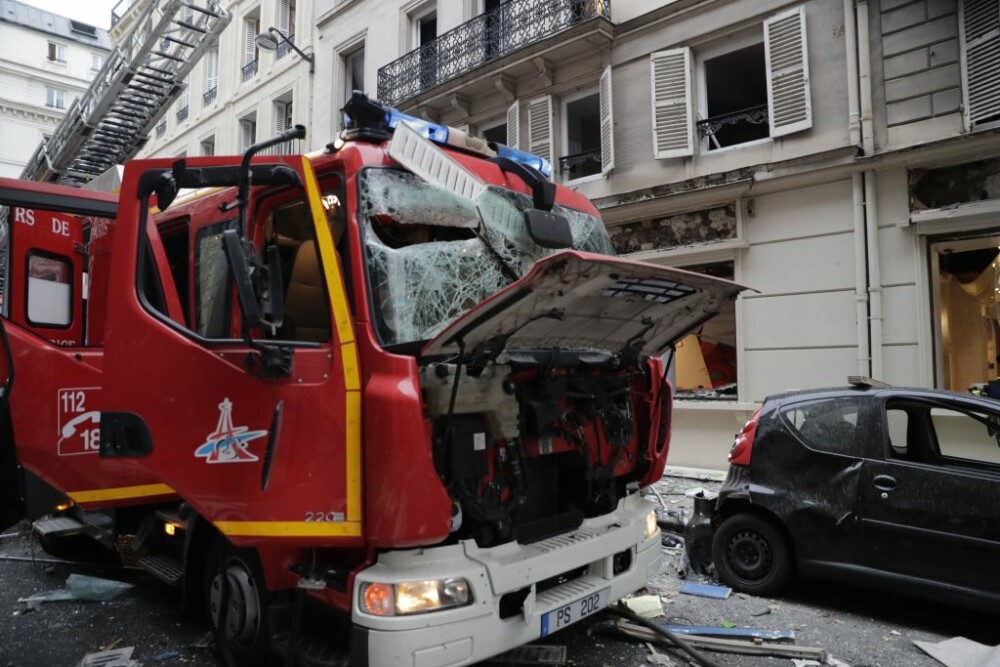Explozie puternică într-o zonă turistică din Paris. Cel puțin 3 morți și zeci de răniți - Imaginea 6