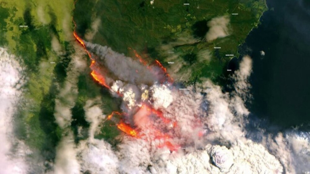 Stare de dezastru în Australia. Cum se vede infernul de foc din spațiu - Imaginea 5