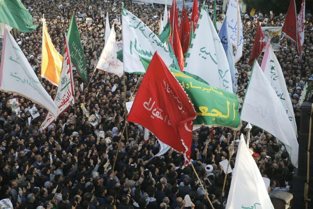 Generalul Soleimani, omagiat în Iran. Zeci de mii de oameni au invadat străzile - Imaginea 7