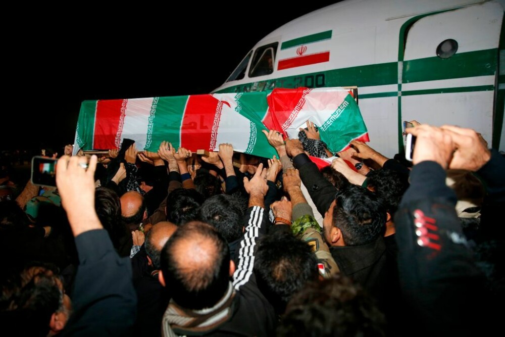 Generalul Soleimani, omagiat în Iran. Zeci de mii de oameni au invadat străzile - Imaginea 6