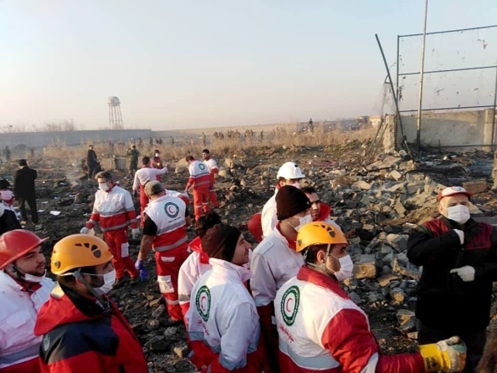 Avion ucrainean prăbușit în Iran. Imaginile filmate înainte de impactul cu solul - Imaginea 12