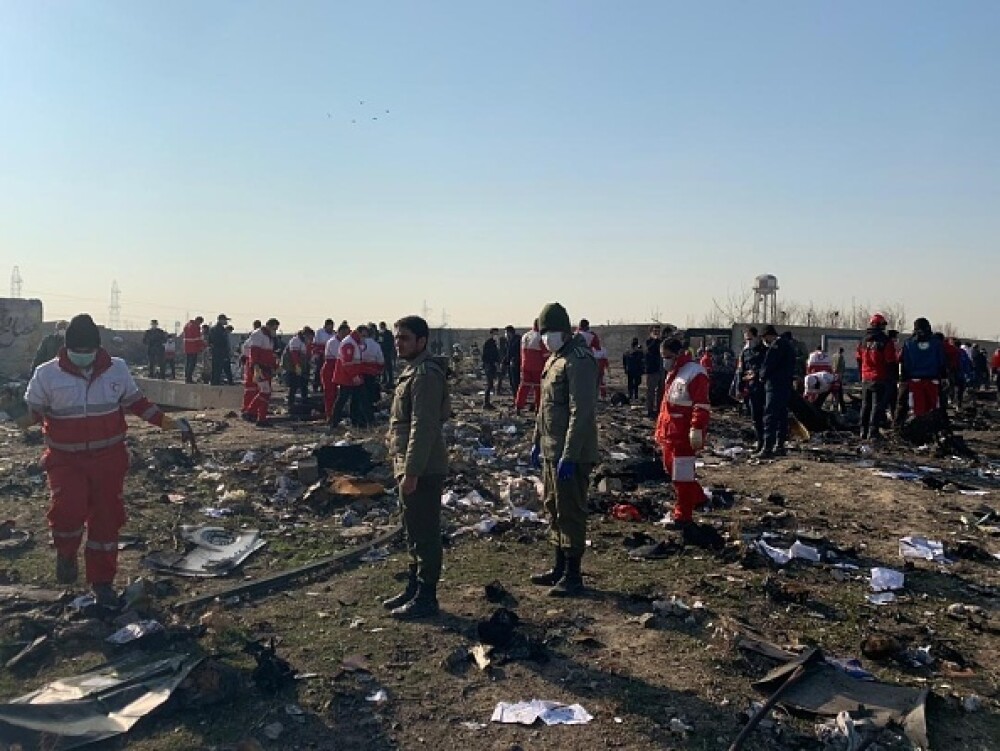 Avion ucrainean prăbușit în Iran. Imaginile filmate înainte de impactul cu solul - Imaginea 9