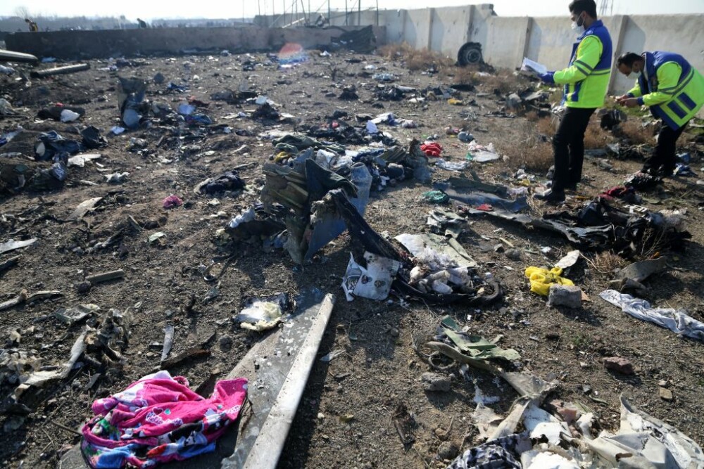 Imagini sfâșietoare de la locul prăbușirii avionului ucrainean în Iran. Ce s-a găsit - Imaginea 3
